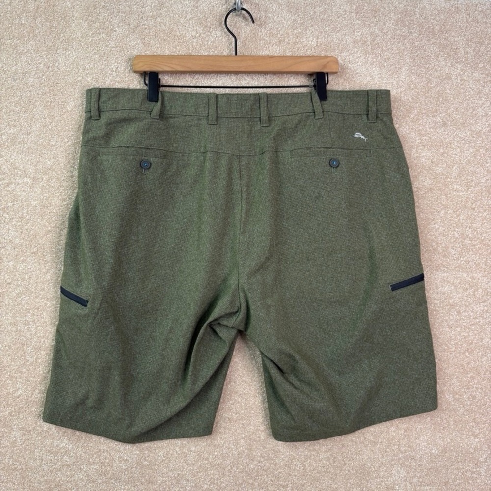TOMMY BAHAMA Shorts Men's 40 Green Cargo Performance Stretch Golf Outdoor - Picture 3 of 8
